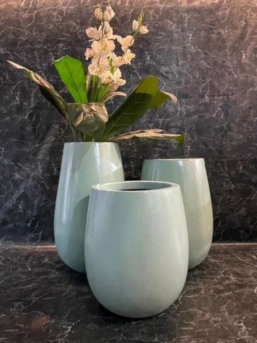 Green Round Decorative Fiberglass Planter, Portable Style : Standing