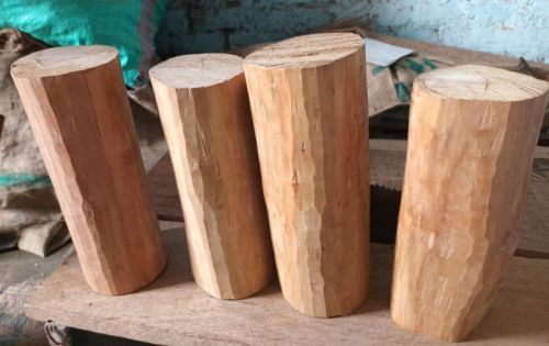 Brown Round Sandalwood Logs