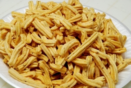 Yellow Makhaniya Gathiya Namkeen, For Snacks, Grade Standard : Food Grade