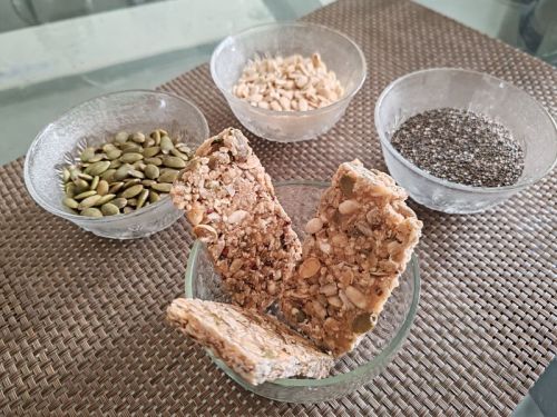 Brown The Chocoholic 100-200gm Multi Seeds Energy Bars