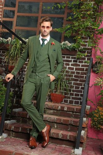 Mens Green Three Piece Suit, Speciality : Comfortable, Attractive Designs, Skin Friendly, Stylish