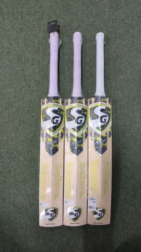 1kg Plain Wood English Willow Cricket Bats, Handle Material : Rubber
