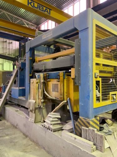 Semi Automatic Precast Plant (Fully Equipped)