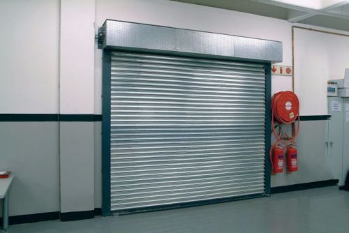 Grey Rectangular Polished Manual Rolling Shutter, For Industrial, Commercial, Shops, Home