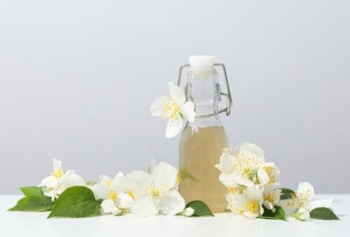 VDH Jasmine Fragrance, For Aromatic Comound Stubs, Packaging Type : Drum