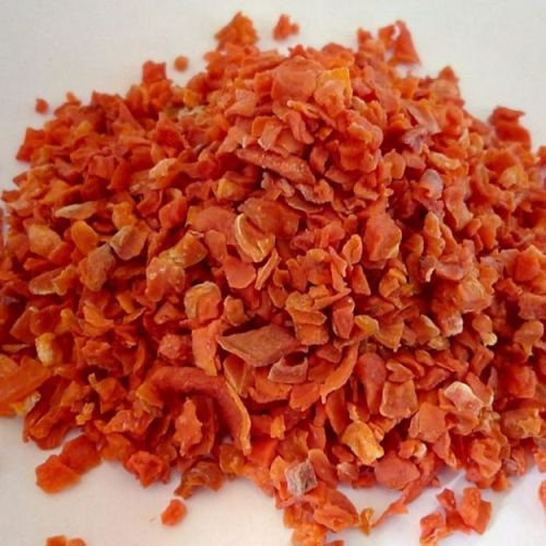 Orange Natural Dehydrated Carrot Flakes, For Food, Packaging Type : Bag