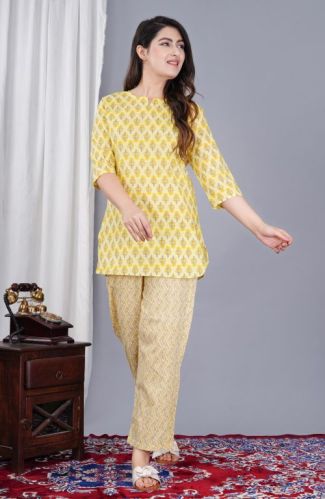 Short Ladies Yellow Cotton Night Suit, Packaging Type : Poly Bag