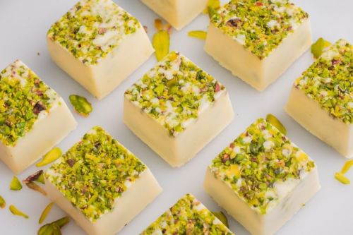 Pistachio Chocolate, Shelf Life : 6 Months