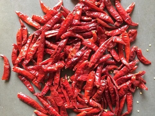 Whole Raw Natural Dry Red Chilli, For Cooking, Grade Standard : Food Grade