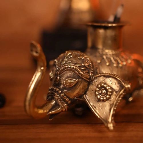 700 GMS – 800 GMS Brass Elephant Dhoop Holder, Packaging Type : Box