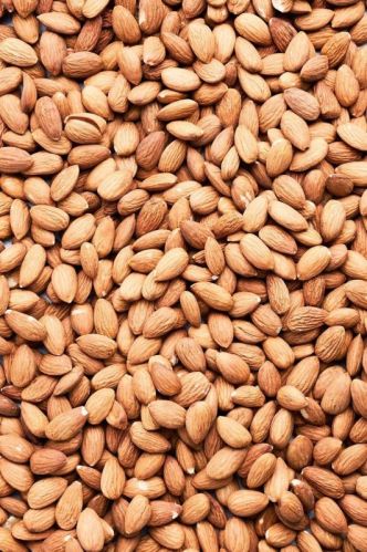 Hard Common Almond Nuts, For Milk, Sweets, Packaging Size : 5kg