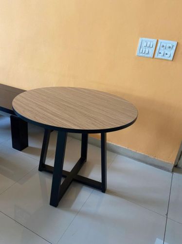 Plain Polished Wooden Round Restaurant Table, Color : Brown