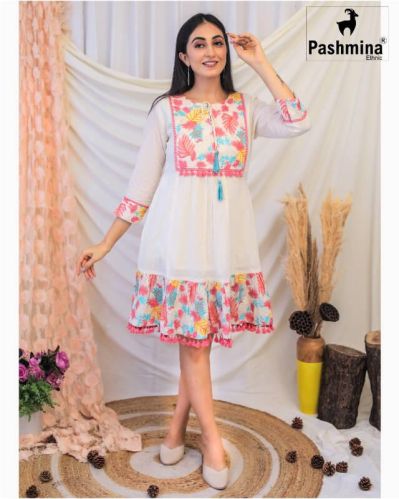 Printed Round Neck Ladies Cotton Embroidery Tunic, Feature : Anti-Wrinkle, Easily Washable