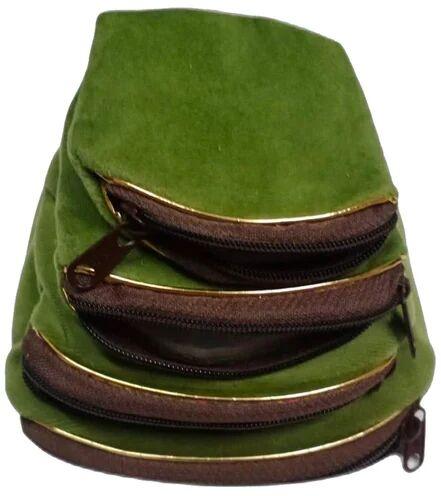 Green Velvet Jewellery Pouch Set, Closure Type : Zipper