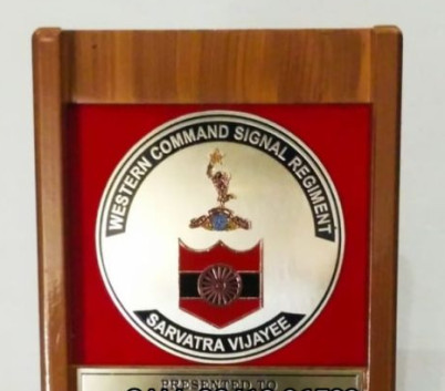 Presentation Shield Momento, Size : 8x6inches