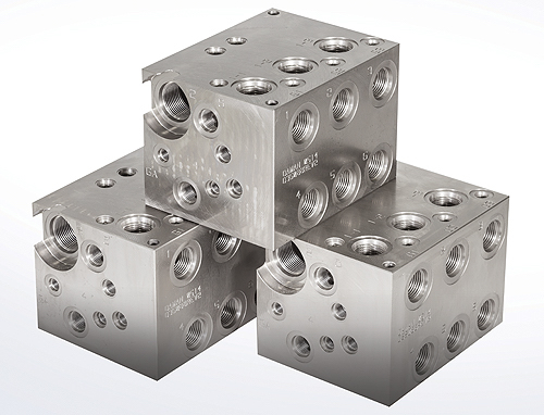Macons Mild Steel Hydraulic Manifold Block, Shape : Rectangular