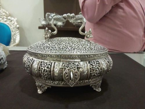 925 Silver Handicraft 1.5 KG Approx., For Office Decor, Home Decor, Style : Antique