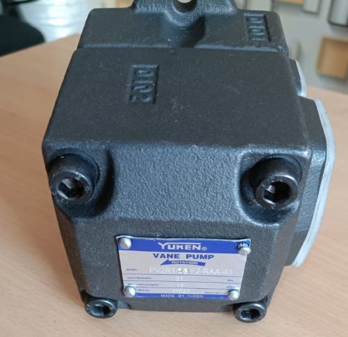 Black 10-20kg Hydraulic Cast Iron Yuken Vane Pump, For Machinery Use