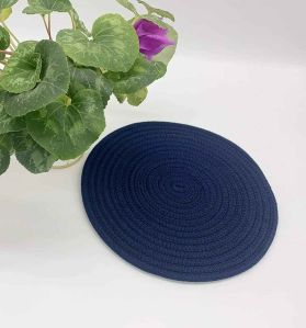 Multicolor Round Polyester Plain Table Mats, For Restaurant, Hotel, Home, Style : Modern