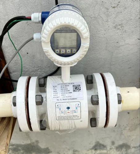 Plastic Body Electromagnetic Flow Meter, Packaging Type : Box