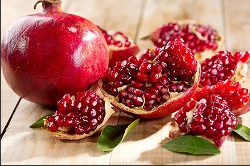 Red Organic Fresh Pomegranate, For Human Consumption, Shelf Life : 7 Days