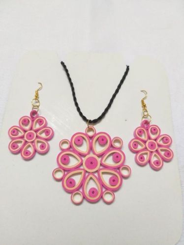 Paper Quilling Pendant Set, Gender : Female