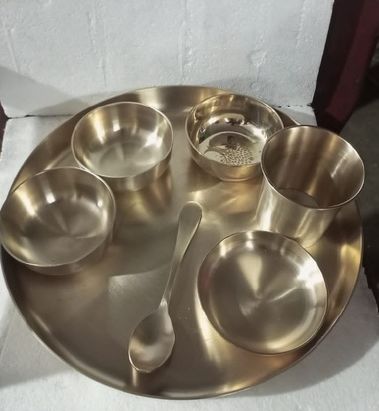 Golden Plain Bronze Thali Set, Shape : Round