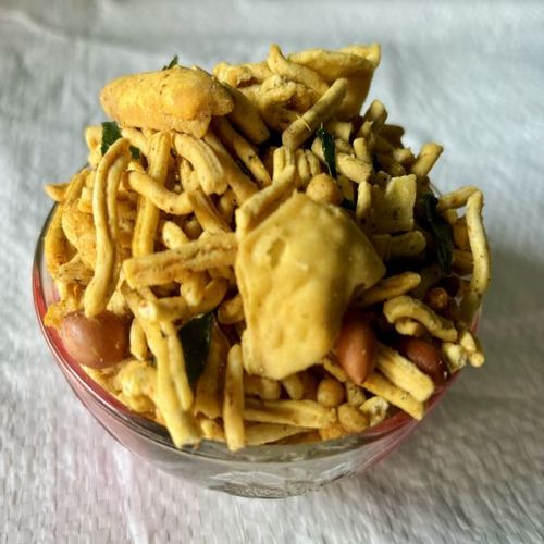 Navratan Mixture Namkeen, For Snacks, Packaging Type : Plastic Packet, Loose, Plastic Bag