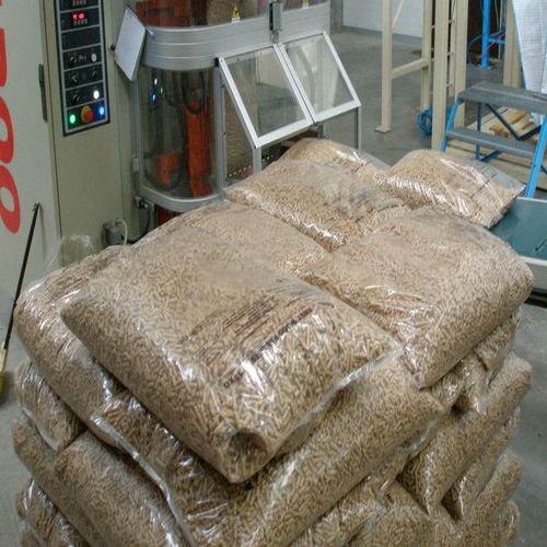 Wooden Pellets, Shape : Square, Round, Packaging Type : bags