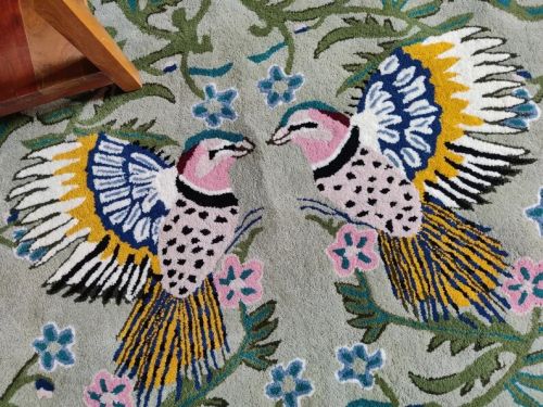 Rectangular Floral Bird Design Hand Tufted Rug, For Home, Office, Hotel, Size : 5x7Feet