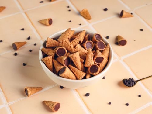 Snackbags Bite Sized Chocolate Cones, Color : Brown, Taste : Sweet