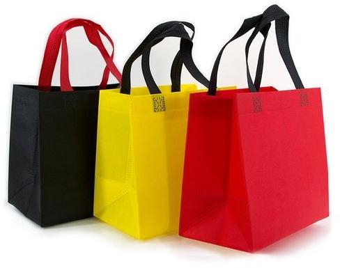 Multicolor Plain Non Woven Box Bag