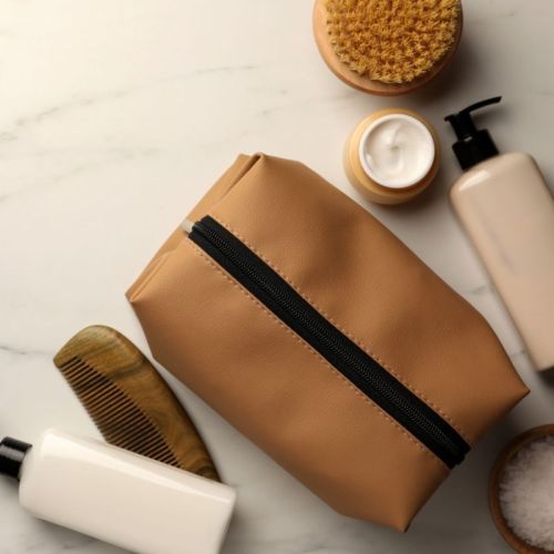 Plain Leather Toiletry Bag, For Travel, Office, Feature : Smooth Texture, Shiny Look, Fine Finishing
