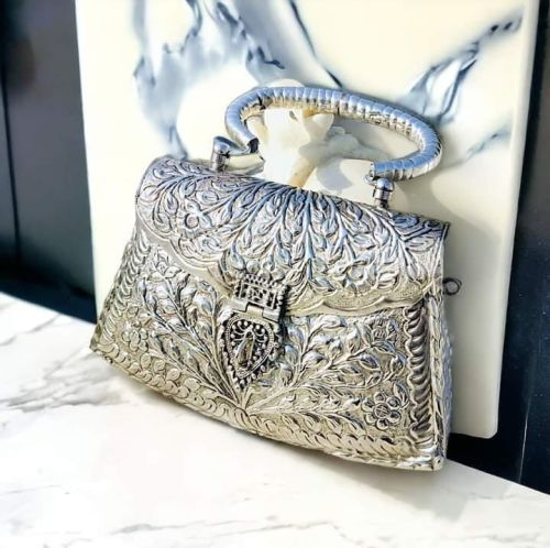 Velvet Manufacture Metal Clutch Handbag