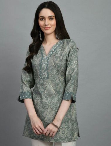 Printed Cotton Ladies Short Kurti, Technics : Machine Made