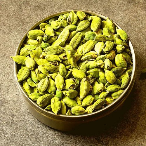 Natural Whole Large Dried Green Cardamom, Packaging Size : 50gm