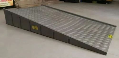 Plastic Industrial Mobile Ramp, For Level Difference, Loading Unloading