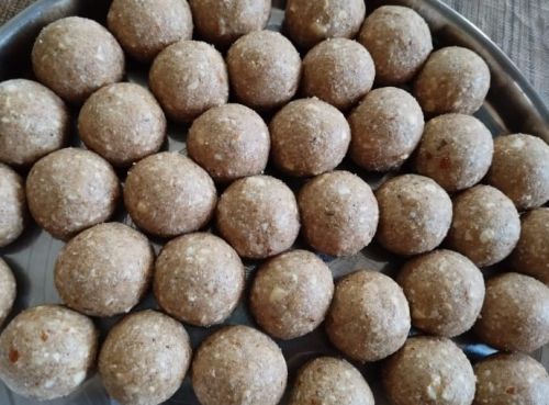 NWay Desi Wheat Gond Laddu