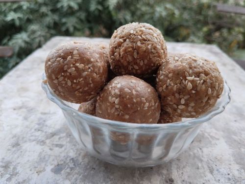 NWay White Sesame Laddu