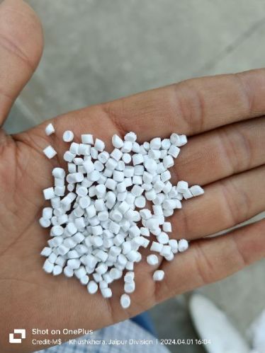 Plastic Granuales Hydraulic Semi Automatic Reprocessed LDPE Granule, Power : 6-9kw