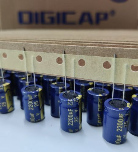 2200 Mfd - 25 Vdc Capacitor, Mounting Type : Through Hole