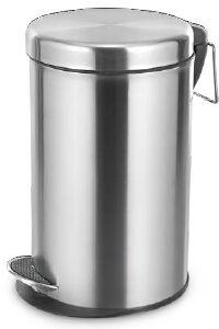 Stainless Steel Plain Pedal Bin, Packaging Type : Carton Box