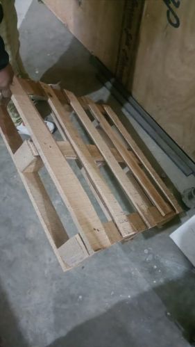 Non Polished Hard Wood Pallet for Packaging Use, Industrial Use