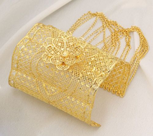 Luminous Gold Filigree Kada With Sunflower Motif