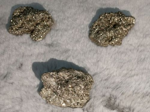 Saini Agate Stone Pyrite Clusters For Healing, Reki, Meditation