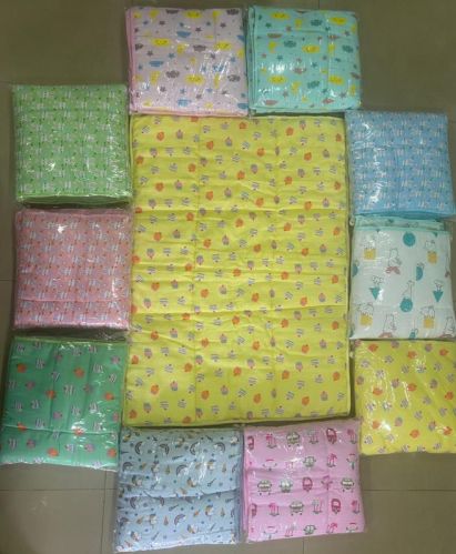 Printed Muslin Baby Quilt, Technics : Machinemade