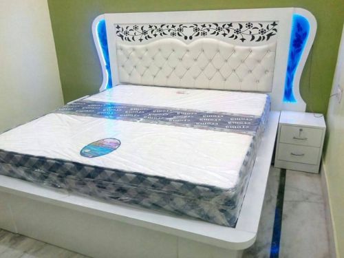 Polished White Wooden Double Bed For Home Furniture