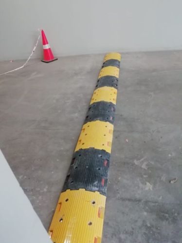 PVC Plastic Speed Breaker, Color : Black, Yellow