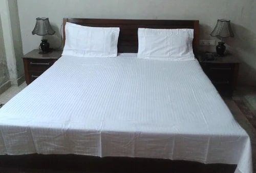 Hotel Poly Cotton Bed Sheets, Technics : Machine Made