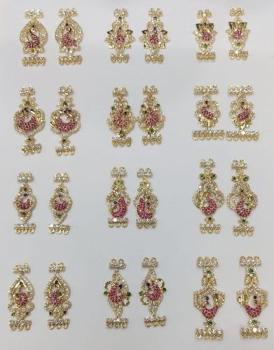 Gold Mugappu Pendant, Specialities : Attractive Look, Nice Finish